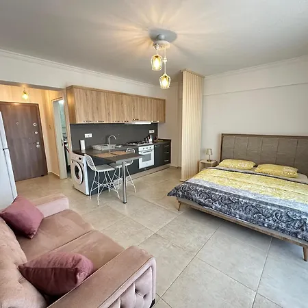 Deniz Manzarali Rezidans Apartment